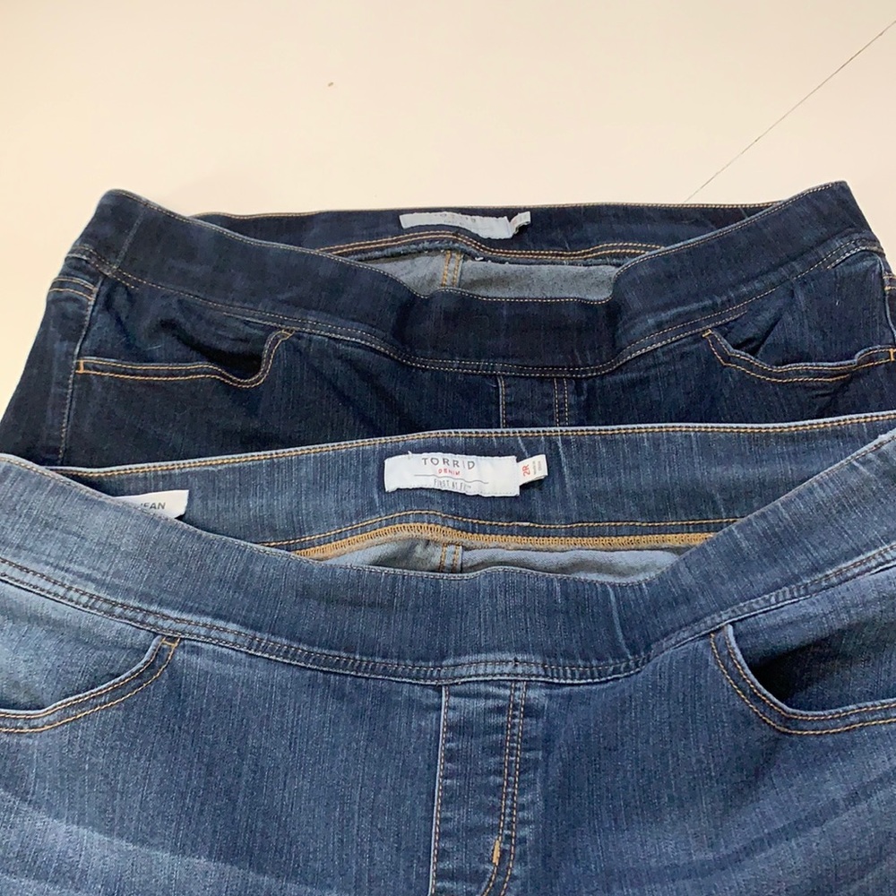 2 pair torrid lean jeans